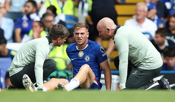 Chelsea vs Fulham Review: Liam Delap sits on the pitch injured during the Premier League match between Chelsea and Fulham at Stamford Bridge on August 30, 2025.
