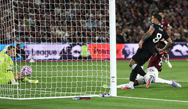 West Ham vs Chelsea Review: Enzo Fernandez scores during the Premier League match between West Ham and Chelsea at the London Stadium on August 22, 2025.