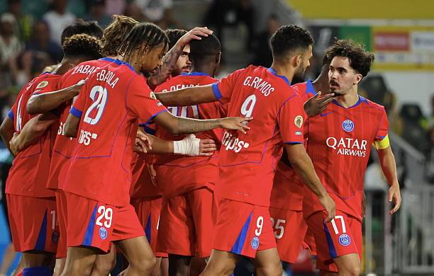 Ligue 1 Roundup, Matchday 1: Vitinha celebrates his goal with his teammates during the Ligue 1 match between FC Nantes and PSG at Stade de la Beaujoire on August 17, 2025.