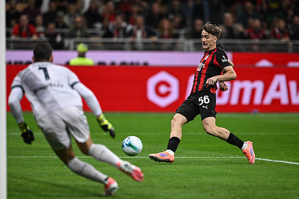 AC Milan vs Napoli Review: Alexis Saelemaekers scores during the Serie A match between AC Milan and Napoli at the San Siro on September 28, 2025.