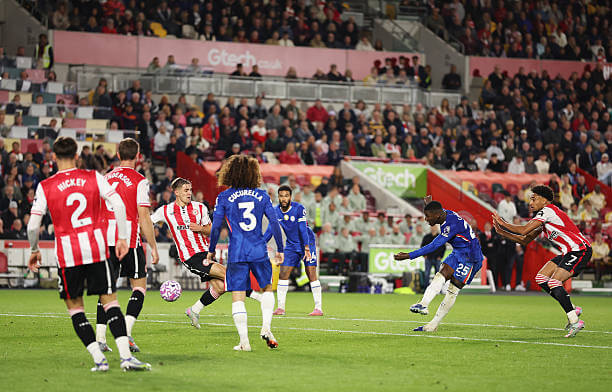 Brentford vs Chelsea Review: Moises Caicedo scores during the Premier League match between Brentford and Chelsea at the Gtech Community Stadium on September 13, 2025.