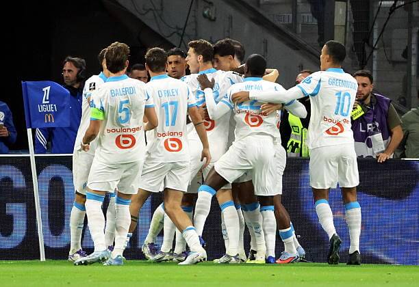 Ligue 1 Roundup, Matchday 5: Nayef Aguerd celebrates his goal with his teammates during the Ligue 1 match between Marseille and Paris Saint-Germain at the Stade Velodrome on September 22, 2025.