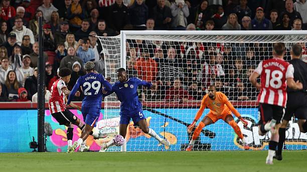 Brentford vs Chelsea Review: Kevin Schade scores during the Premier League match between Brentford and Chelsea at the Gtech Community Stadium on September 13, 2025.