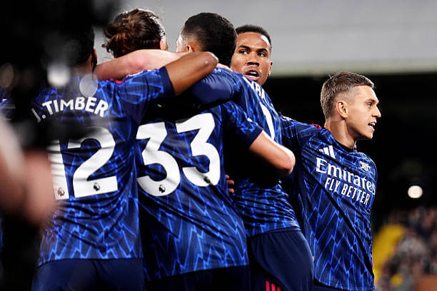 Fulham vs Arsenal Review: Arsenal players celebrate during the Premier League match between Fulham and Arsenal at Craven Cottage on October 18, 2025.