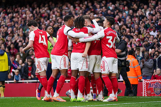 Arsenal vs West Ham Review: Bukayo Saka celebrates his goal with his teammates during the Premier League match between Arsenal and West Ham at the Emirates Stadium on October 04, 2025.