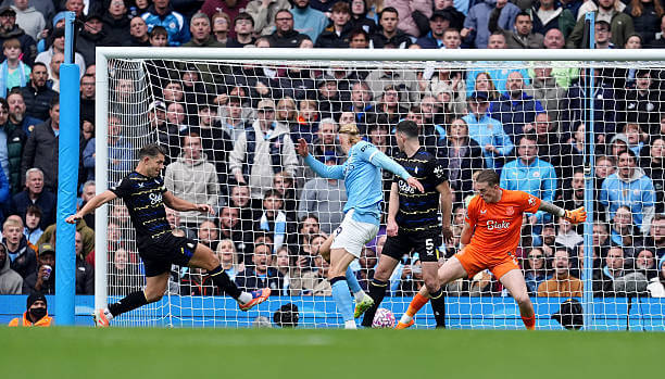 Manchester City vs Everton Review: Erling Haaland scores his first goal of the game during the Premier League match between Manchester City and Everton at the Etihad Stadium on October 18, 2025.