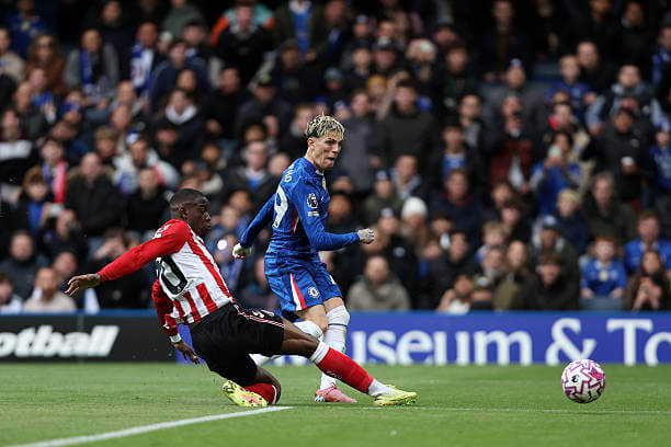 Chelsea vs Sunderland Review: Alejandro Garnacho scores during the Premier League match between Chelsea and Sunderland at Stamford Bridge on October 25, 2025.