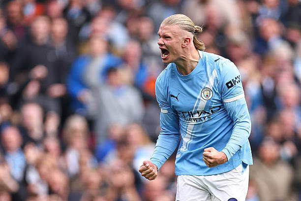 Manchester City vs Everton Review: Erling Haaland celebrates his goal during the Premier League match between Manchester City and Everton at the Etihad Stadium on October 18, 2025.