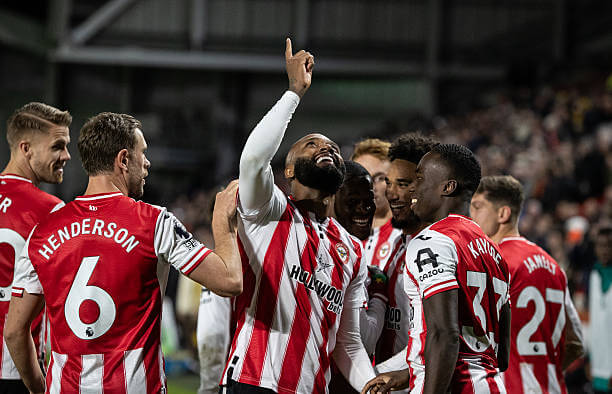 Brentford vs Liverpool Review: Igor Thiago celebrates his goal with his teammates during the Premier League match between Brentford and Liverpool at the Gtech Community Stadium on October 25, 2025.