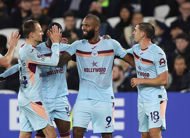 Premier League Roundup, Matchday 8: Igor Thiago celebrates his goal with his teammates during the Premier League match between West Ham and Brentford at the London Stadium on October 20, 2025.