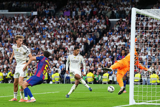 Real Madrid vs Barcelona Review: Jude Bellingham scores during the La Liga match between Real Madrid and Barcelona at the Santiago Bernabeu on October 26, 2025.