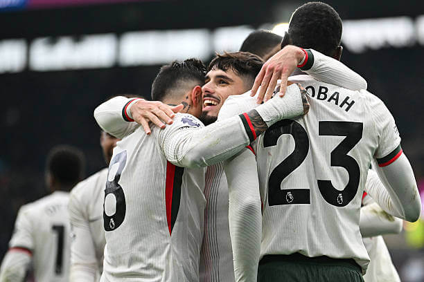 Burnley vs Chelsea Review: Chelsea players celebrate during the Premier League match between Burnley and Chelsea at Turf Moor on November 22, 2025.
