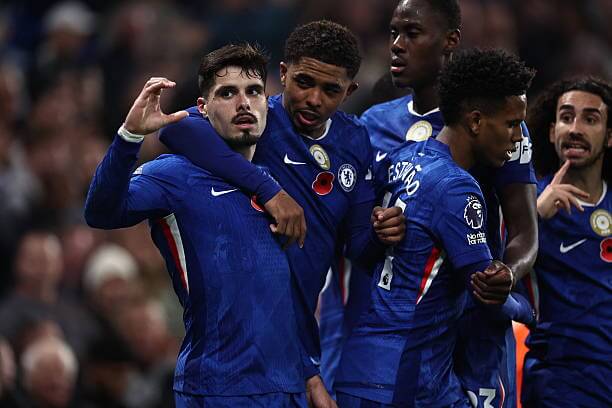 Chelsea vs Wolves Review: Chelsea players celebrate during the Premier League match between Chelsea and Wolves at Stamford Bridge on November 08, 2025.