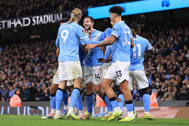 Premier League Roundup, Matchday 11: Manchester City players celebrate during the Premier League match between Manchester City and Liverpool at the Etihad Stadium on November 9, 2025.