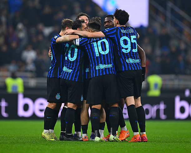 Serie A Roundup, Matchday 11: Inter players celebrate during the Serie A match between Inter and Lazio at the Giuseppe Meazza on November 09, 2025.