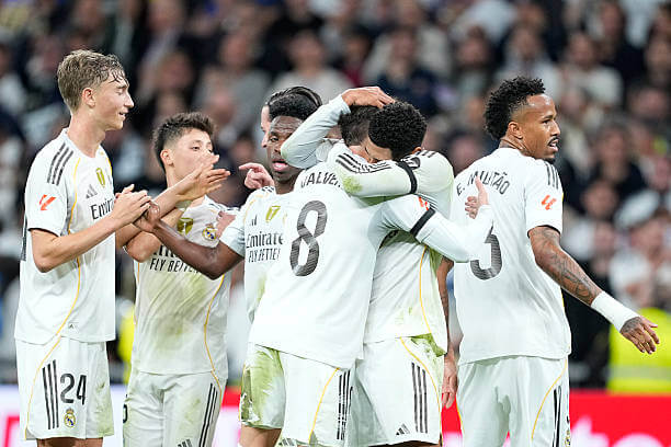 Real Madrid vs Valencia Review: Real Madrid players celebrate during the La Liga match between Real Madrid and Valencia at the Bernabeu on November 1, 2025.