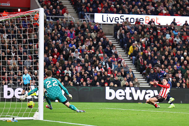 Sunderland vs Arsenal Review: Bukayo Saka scores during the Premier League match between Sunderland and Arsenal at the Stadium of Light on November 08, 2025.