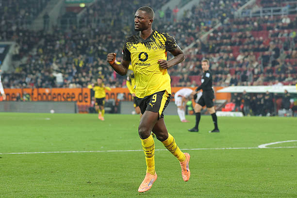 Bundesliga Roundup, Matchday 9: Serhou Guirassy celebrates his goal during the Bundesliga match between Augsburg and Dortmund at WWK-Arena on October 31, 2025.