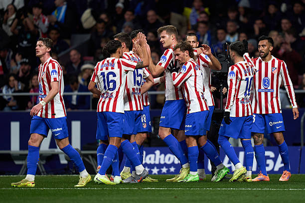 La Liga Roundup, Matchday 14: Alexander Sorloth celebrates his goal with his teammates during the La Liga match between Atletico Madrid and Oviedo at Riyadh Air Metropolitano on November 29, 2025.