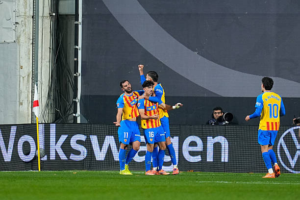 La Liga Roundup, Matchday 14: Diego Lopez celebrates with his teammates during the La Liga match between Rayo Vallecano and Valencia at Estadio de Vallecas on December 1, 2025.