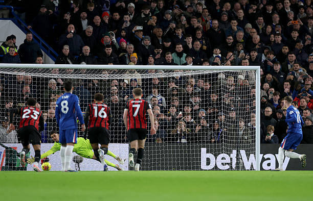 Chelsea vs Bournemouth Review: Cole Palmer scores from the penalty spot during the Premier League match between Chelsea and Bournemouth at Stamford Bridge on December 30, 2025.