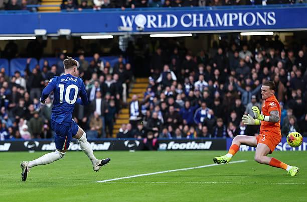 Chelsea vs Everton Review: Cole Palmer scores during the Premier League match between Chelsea and Everton at Stamford Bridge on December 13, 2025.