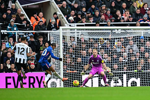 Newcastle vs Chelsea Review: Joao Pedro scores during the Premier League match between Newcastle and Chelsea at St James' Park on December 20, 2025.