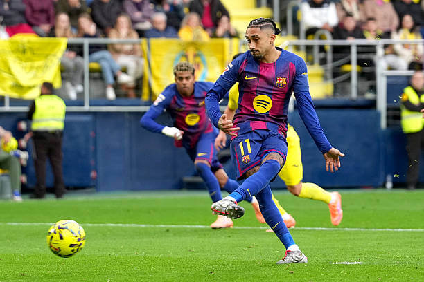 Villarreal vs Barcelona Review: Raphinha scores from the penalty spot during the La Liga match between Villarreal  and Barcelona at La Ceramica on December 21, 2025.