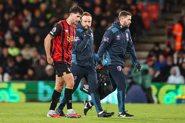Bournemouth vs Chelsea Review: Marcos Senesi is substituted after an injury during the Premier League match between Bournemouth and Chelsea at the Vitality Stadium on December 6, 2025.