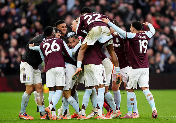 Aston Villa vs Arsenal Review: Aston Villa players celebrate during the Premier League match between Aston Villa and Arsenal at Villa Park on December 06, 2025.