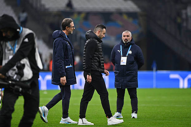 Ligue 1 Roundup, Matchday 14: Roberto de Zerbi looks disappointed after the Ligue 1 match between Marseille and Toulouse at Stade Velodrome on November 29, 2025.