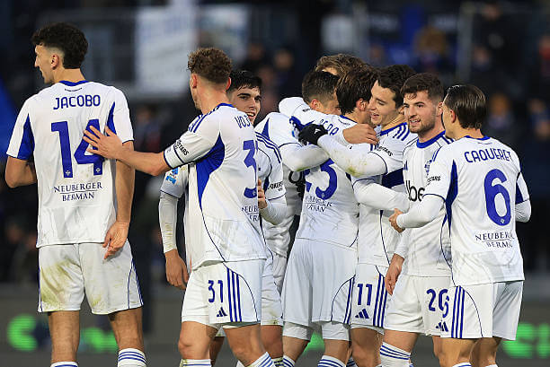Serie A Roundup, Matchday 19: Como players celebrate during the Serie A match between Pisa and Como at Arena Garibaldi on January 6, 2026.