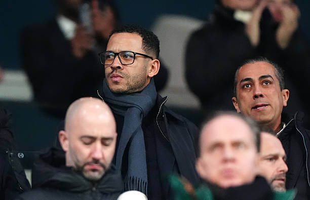 Fulham vs Chelsea Review: Liam Rosenior, the new manager of Chelsea, looks on during the Premier League match between Fulham and Chelsea at Craven Cottage on January 7, 2026.